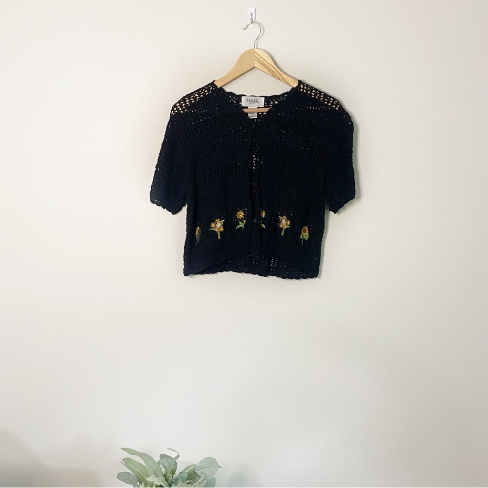 Vintage Women's Black Open Knit Button Down Short Sleeve Floral Sweater Cottage